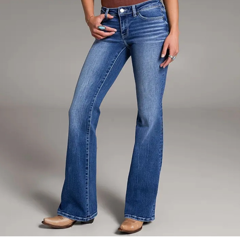 BKE Stella Slim fit, low bootcut Women's Classic Blue Jeans